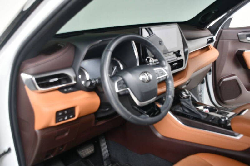 2022 Toyota Highlander Platinum