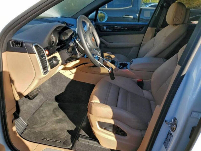 2023 Porsche Cayenne