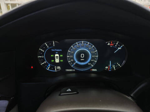 2017 Cadillac Escalade Standard