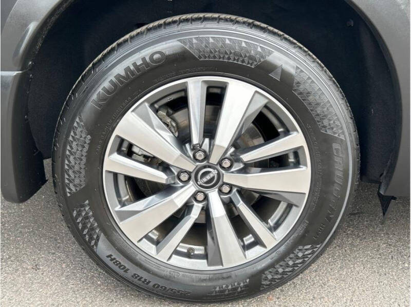 2024 Nissan Pathfinder SL