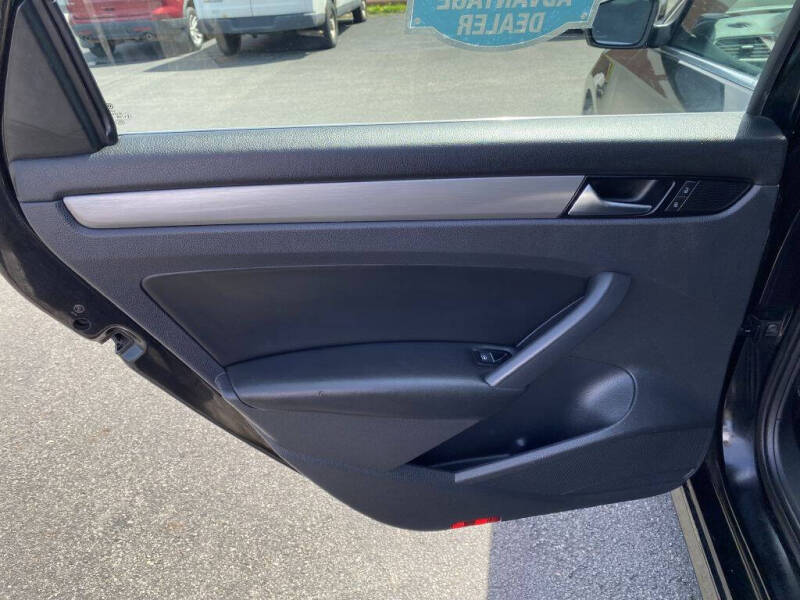 2014 Volkswagen Passat 1.8T SE PZEV