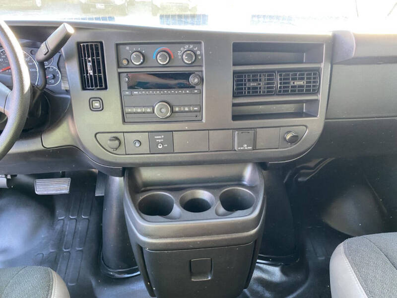 2025 GMC Savana 2500