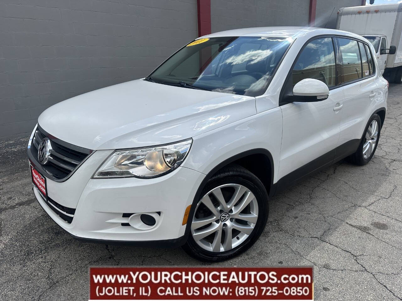 2011 Volkswagen Tiguan SEL 4Motion AWD 4dr SUV's photo