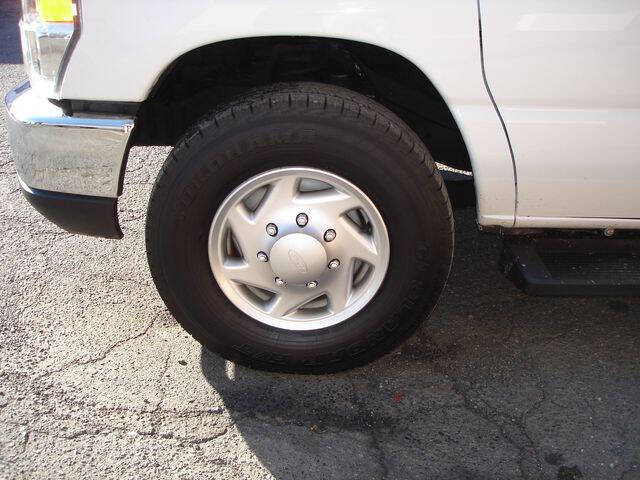 2011 Ford E-Series E-350 SD XLT