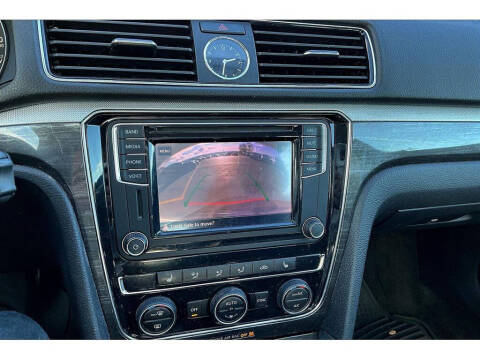 2017 Volkswagen Passat 1.8T SE