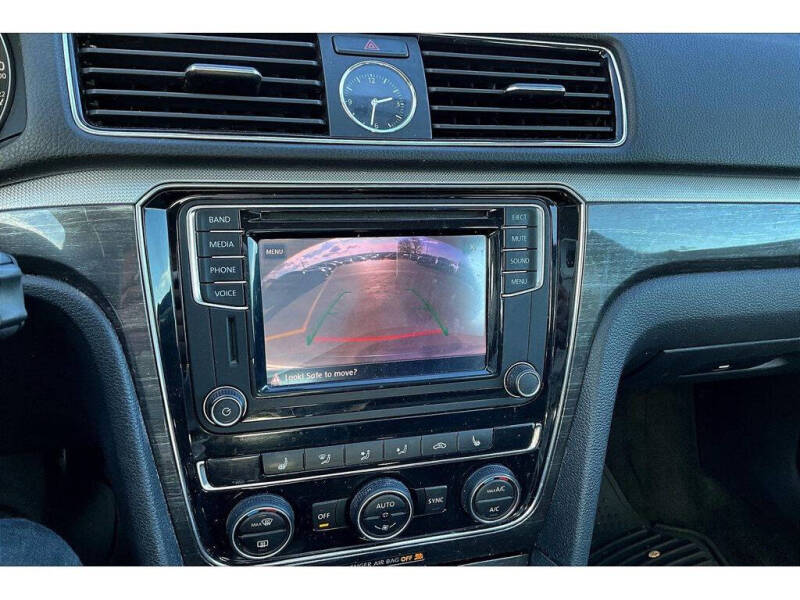 2017 Volkswagen Passat 1.8T SE