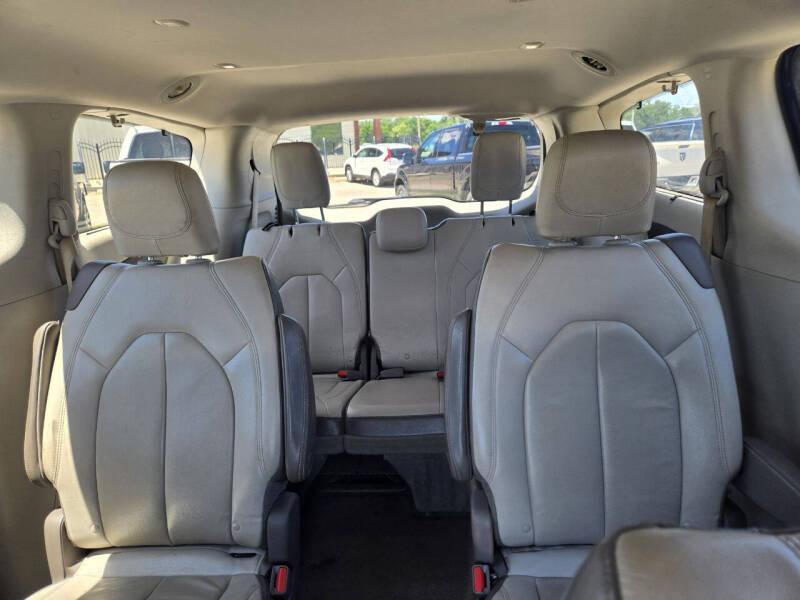 2017 Chrysler Pacifica Touring Plus