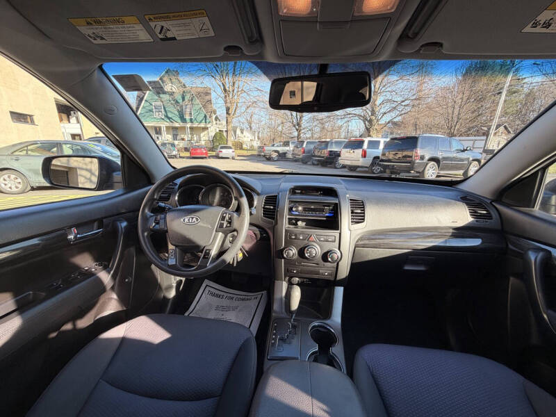 2011 Kia Sorento LX