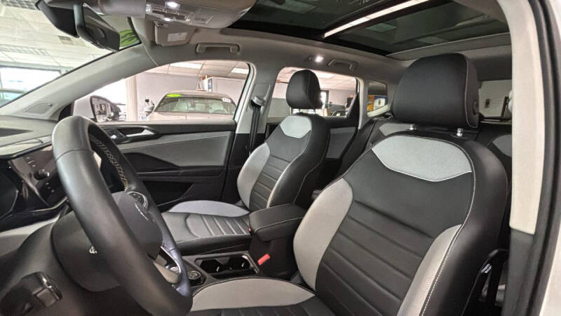 2023 Volkswagen Taos SEL 4Motion