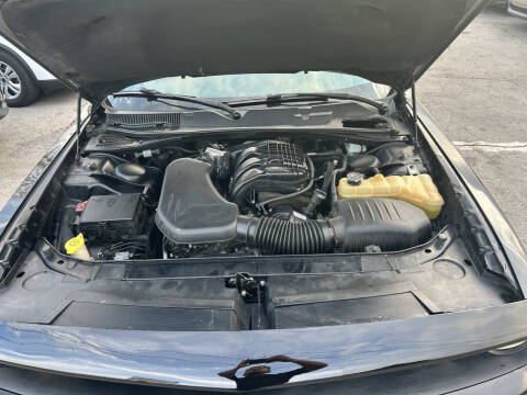 2016 Dodge Challenger SXT Plus