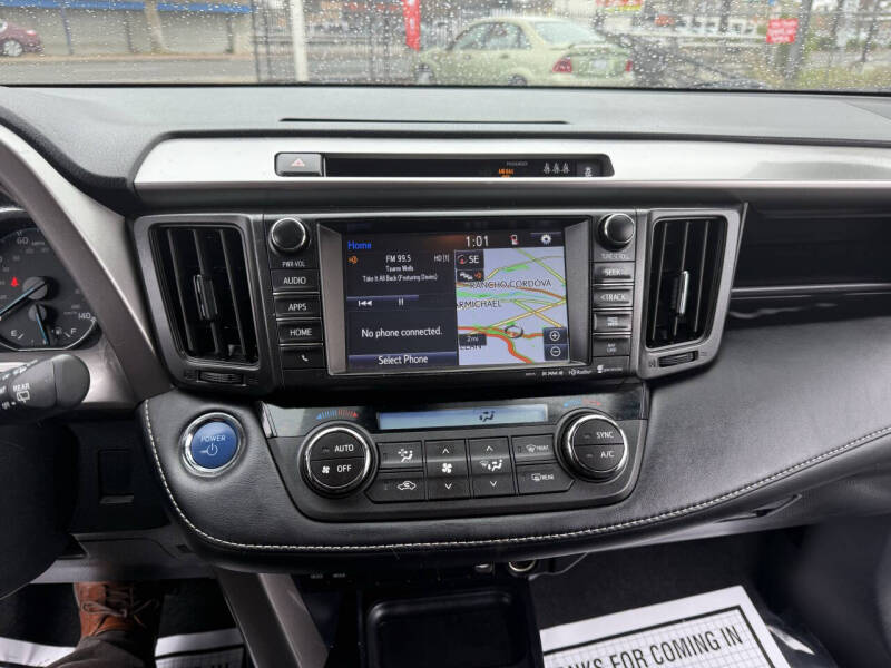 2018 Toyota RAV4 Hybrid XLE