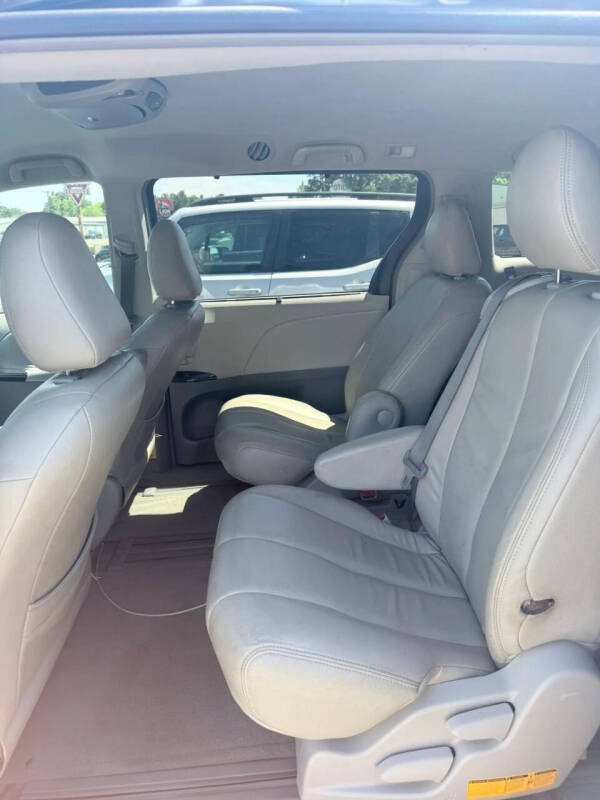 2011 Toyota Sienna