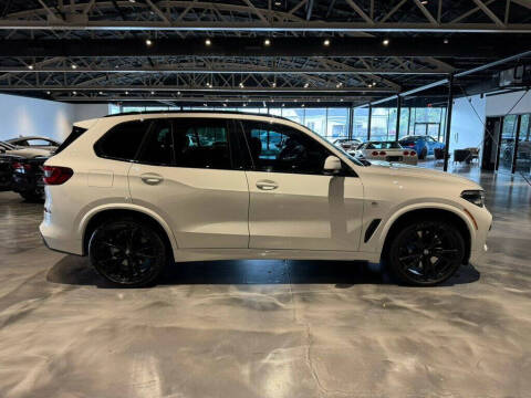 2022 BMW X5 M50i