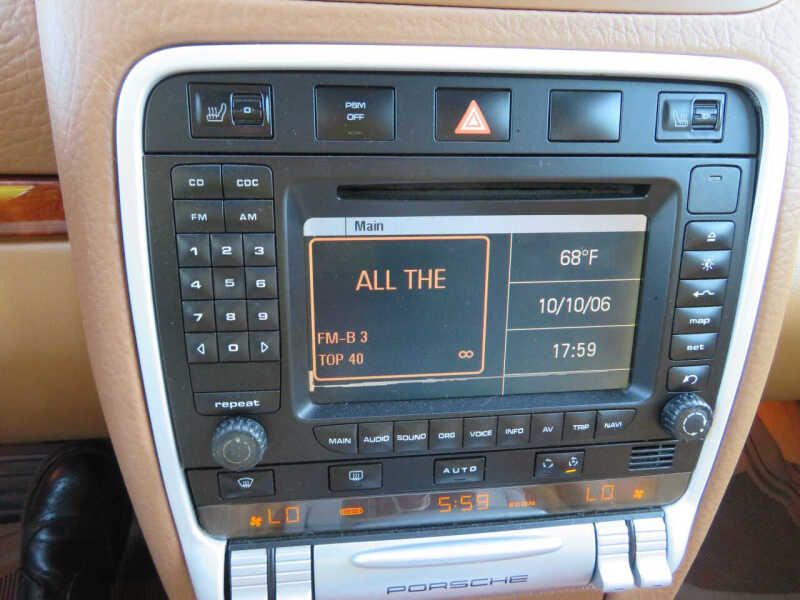 2004 Porsche Cayenne Tiptronic