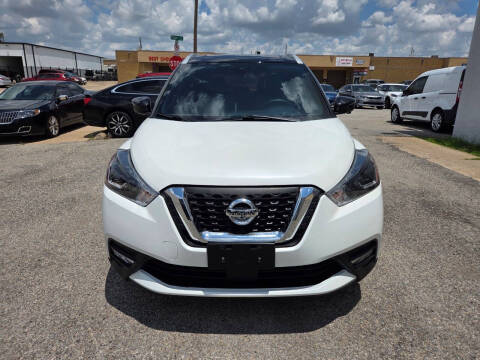 2020 Nissan Kicks SR