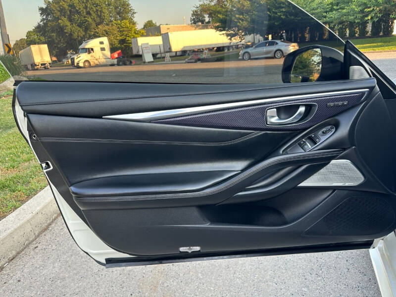 2017 Infiniti Q60 Red Sport 400