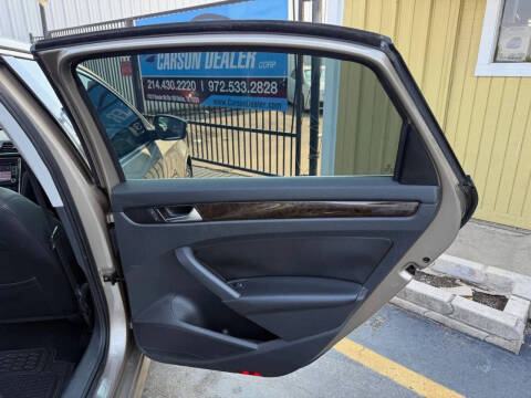 2015 Volkswagen Passat 3.6L V6 SEL Premium