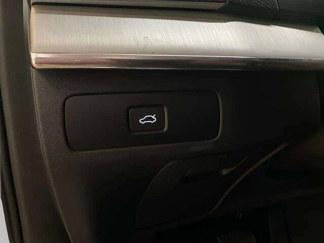 2025 Volvo XC90 B5 Core Bright Theme