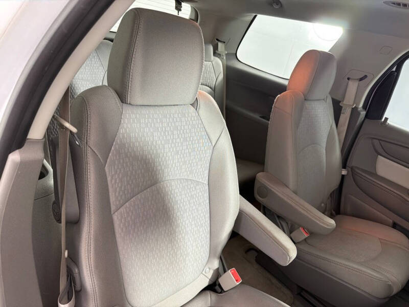 2016 GMC Acadia SLE-2