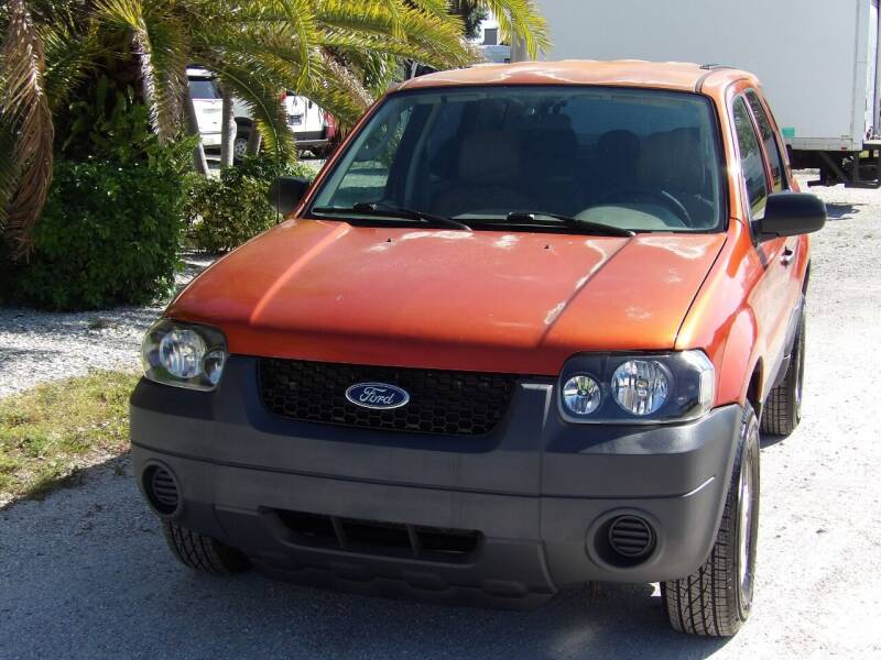 Used 2006 Ford Escape XLS with VIN 1FMYU02Z96KC25352 for sale in Fort Myers, FL