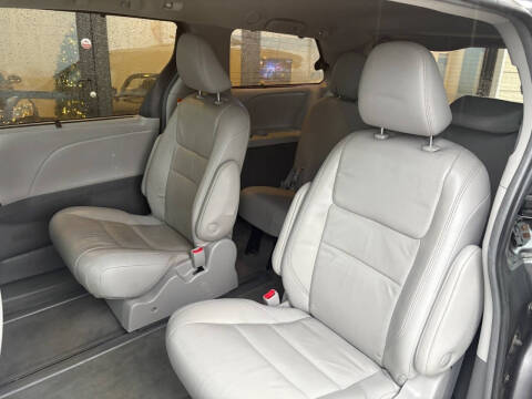 2018 Toyota Sienna XLE Premium 7-Passenger