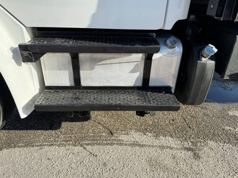 2016 Freightliner M2 106