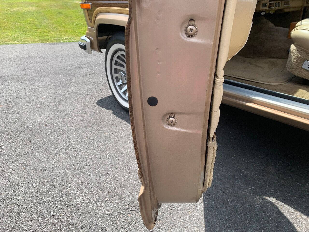 1989 Jeep Grand Wagoneer 47