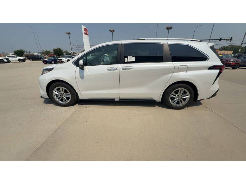 2026 Toyota Sienna Limited 7-Passenger