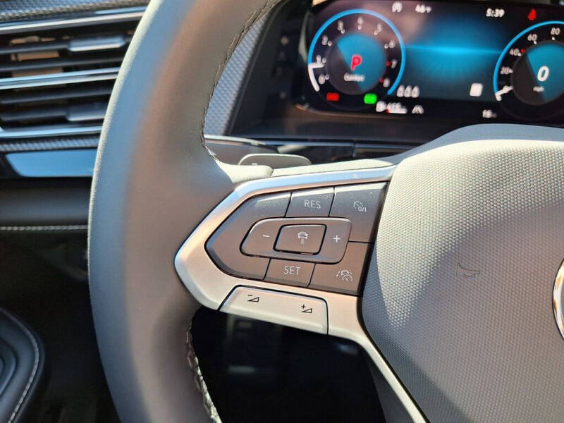 2026 Volkswagen Atlas Cross Sport SEL R-Line Black 4Motion