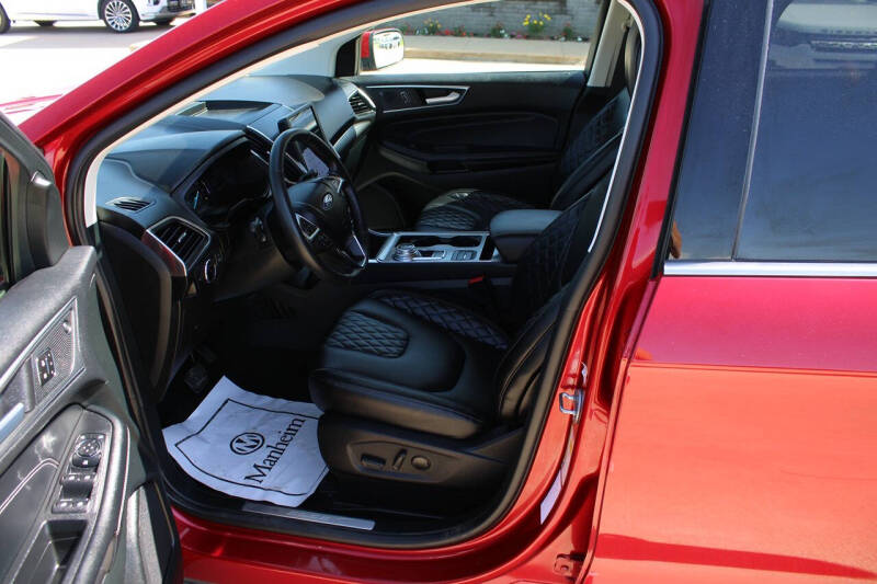 2023 Ford Edge Titanium