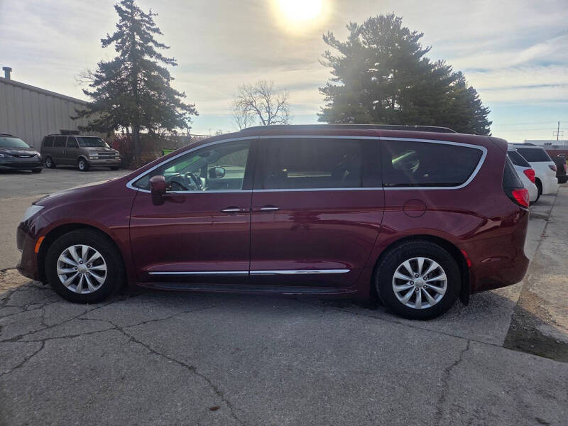 2017 Chrysler Pacifica Touring Plus
