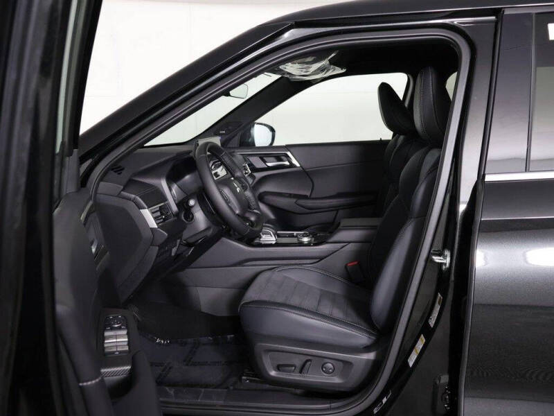 2026 Mitsubishi Outlander LE