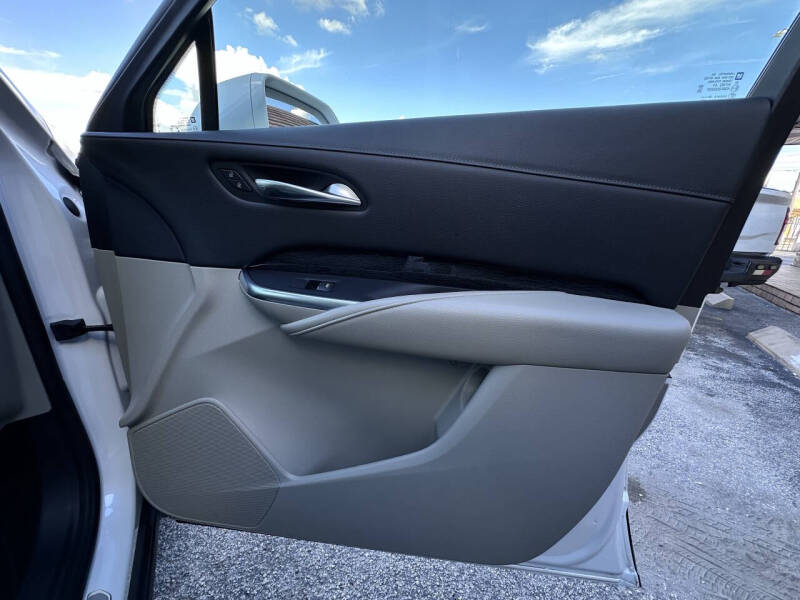 2020 Cadillac XT4 Premium Luxury