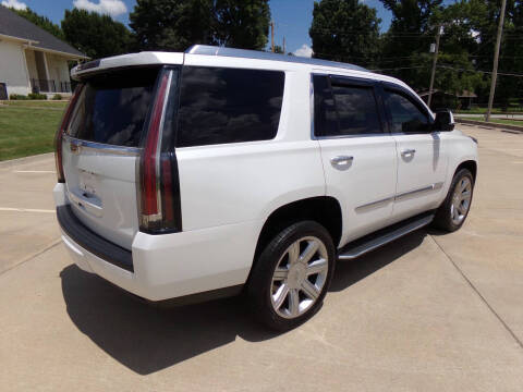 2016 Cadillac Escalade Luxury Collection