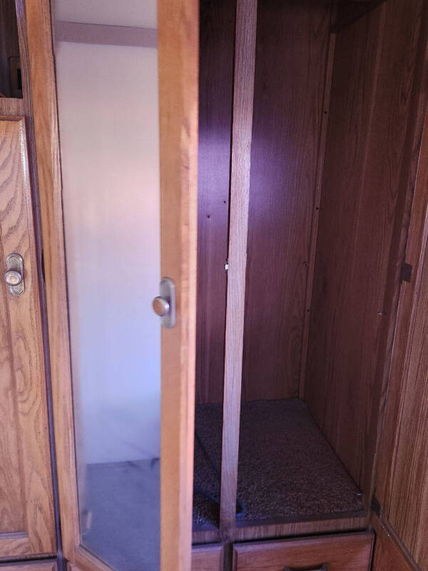 1989 Pace American 37F