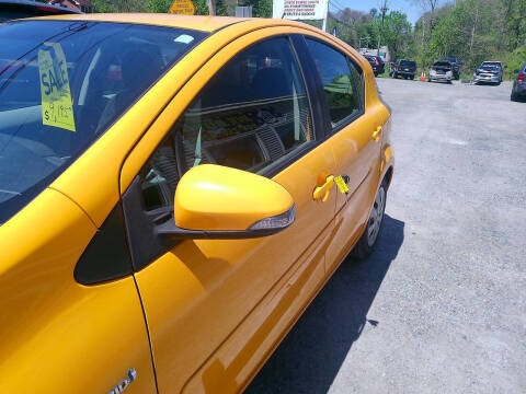 2014 Toyota Prius c Two