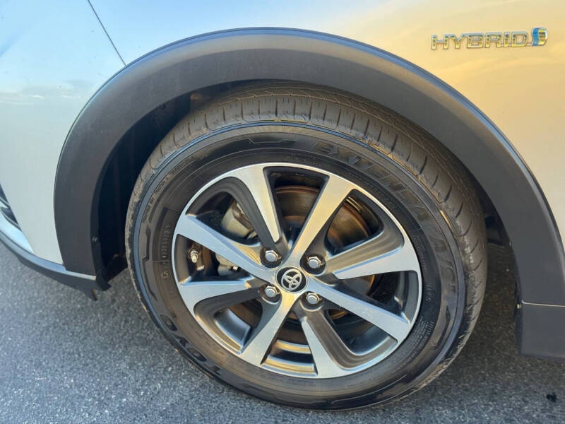 2019 Toyota Prius c L