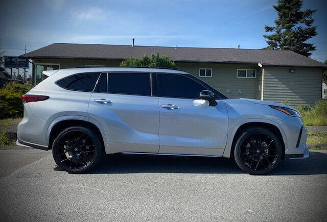 2021 Toyota Highlander for sale at UTC Auto Brokers LLC in Everett, WA