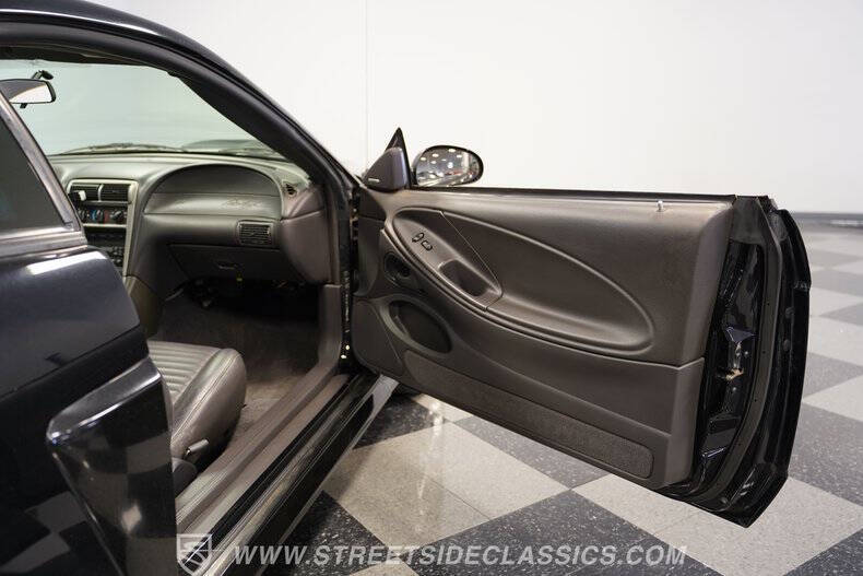 2003 Ford Mustang Mach 1 Premium