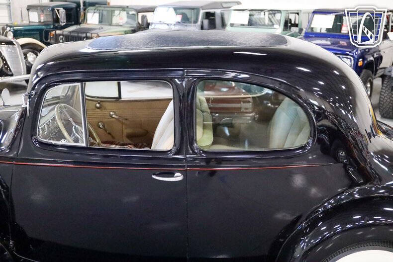 1938 Packard Super Eight