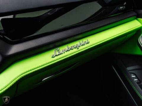 2025 Lamborghini Urus SE