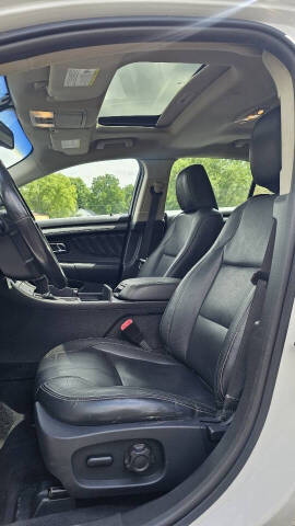 2011 Ford Taurus SEL