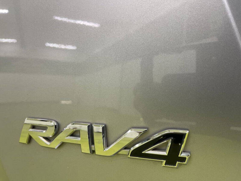 2017 Toyota RAV4 Hybrid XLE