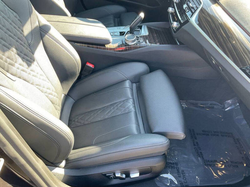 2022 BMW 5 Series 530e