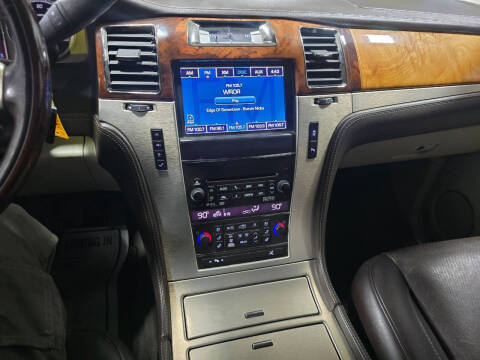 2013 Cadillac Escalade Platinum Edition