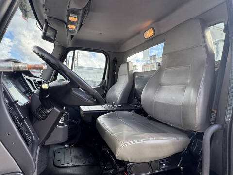2015 Freightliner M2 112