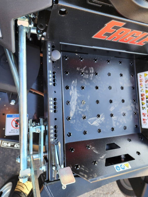 2023 Dixie Chopper Eagle 2754KW