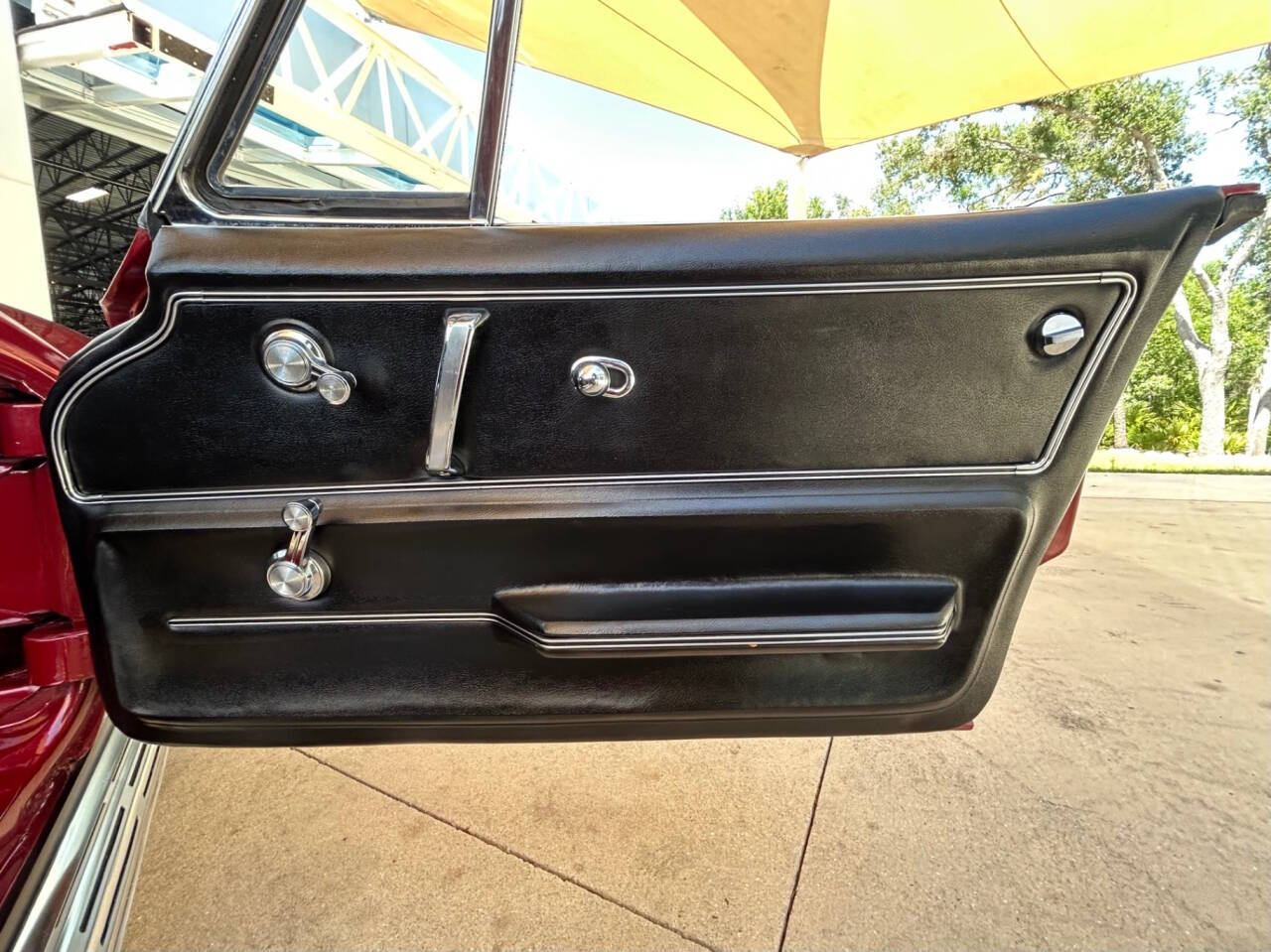 1966 Chevrolet Corvette 33