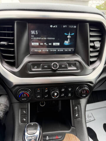 2019 GMC Acadia SLE-2