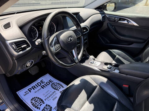 2017 Infiniti QX30 Premium